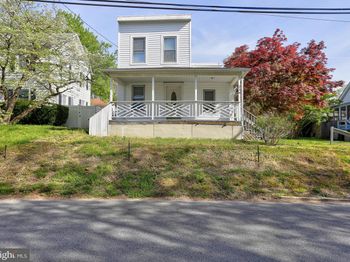216 Clyde