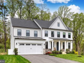 7679 Cross Creek