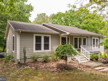 166 Lake Holiday