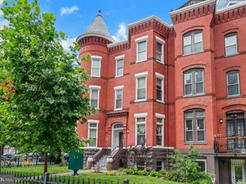 459 Massachusetts