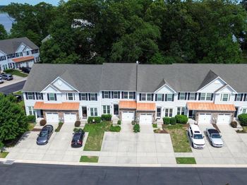 10020 Iron Pointe