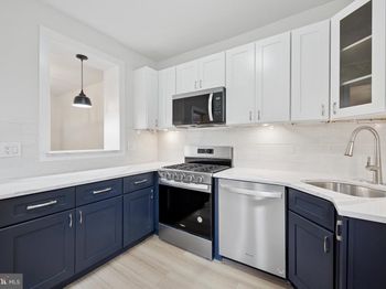 5219 Pulaski