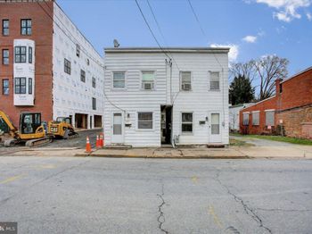 208 / 210 Broadway
