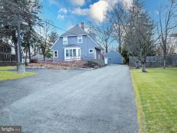 2405 Pennington