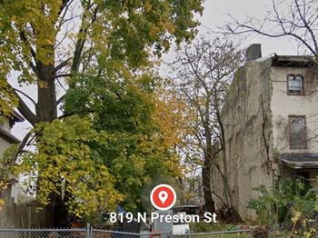 819 Preston