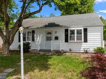 2425 Avondale