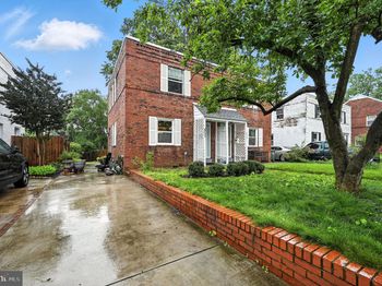 851 Ivy