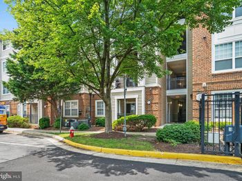 12949 Centre Park