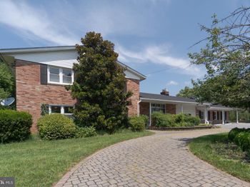 610 Valley Brook