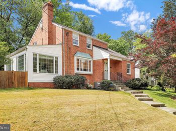 9319 Parkhill