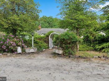 305 Hopewell