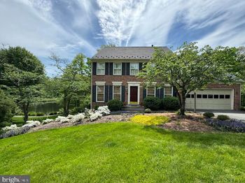 8414 Lake Crest