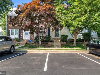 7333 Crestleigh