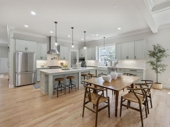 1603 Griffen Grove