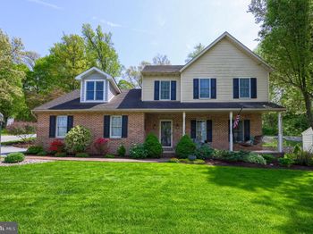 700 Stonecrest