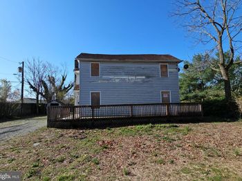 725 Pine