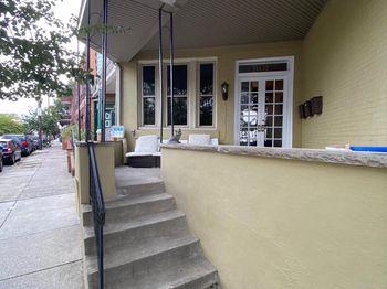 1132 Dickinson