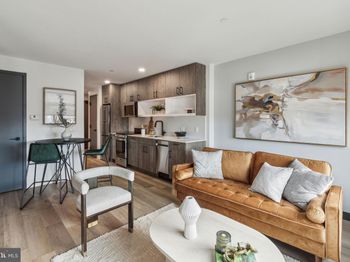 1122 Frankford