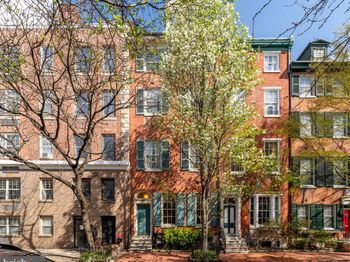 929 Clinton