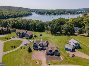 662 Waterfront Greens