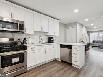 5232 Sansom