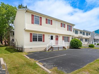 158 Jamestown