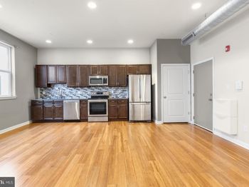 2418 Frankford