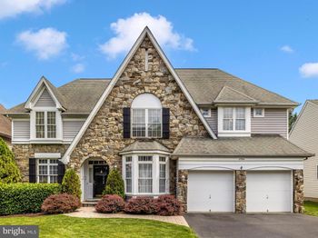 2594 Bear Den
