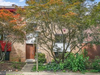 11022 Saffold