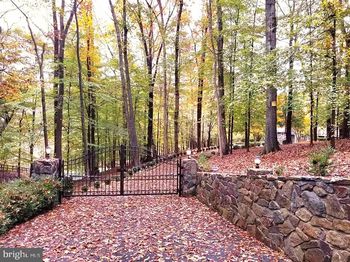 9112 Potomac Ridge