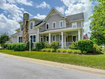 772 Golf View Dr