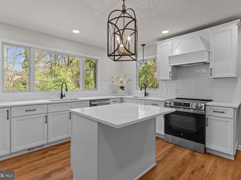 390 Sherwood