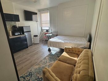 1324 Locust