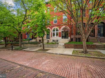 1726 Linden