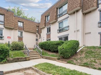 3807 Laramie