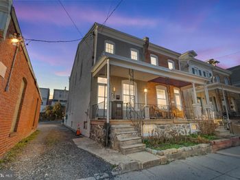 260 Roxborough
