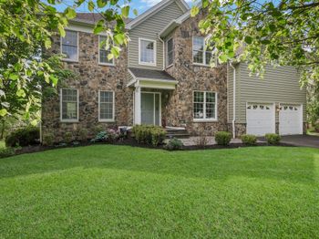 2270 Hedgerow