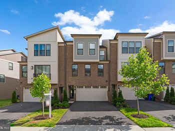 7410 Plainview