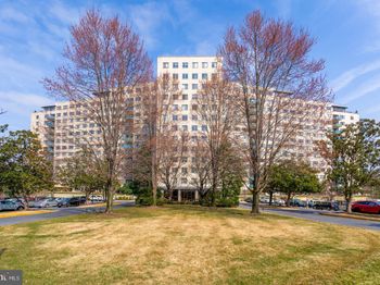 10201 Grosvenor