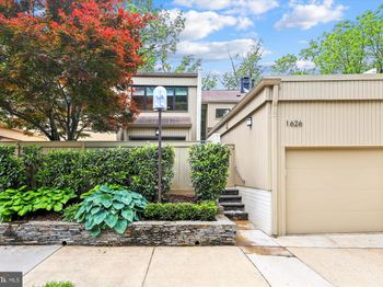 1626 Waters Edge