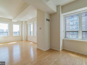 1425 Locust