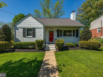 10702 Eastwood