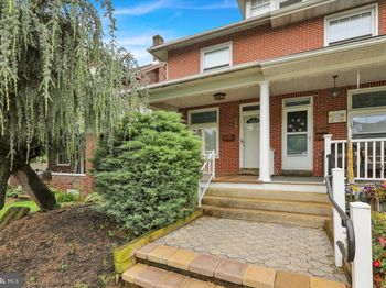 210 Waverly