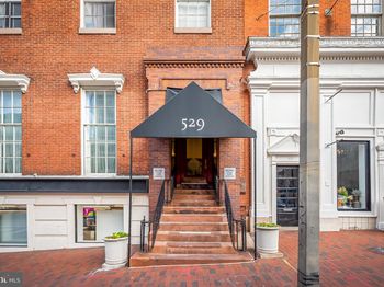 529 Charles