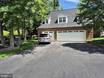 5625 Old Clifton