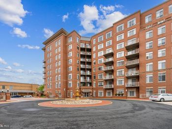 4490 Market Commons