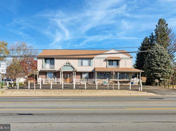 2453 Lincoln Hwy E