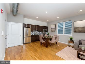 2422 Frankford