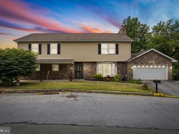 1018 Crestview