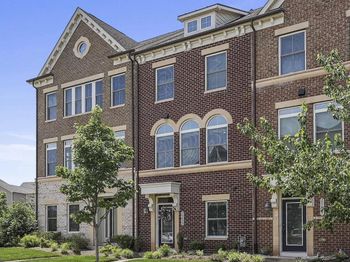 20649 Duxbury